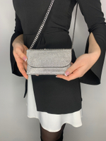 Сумочка-кошелек с мелкими стразами и металлической цепочкой