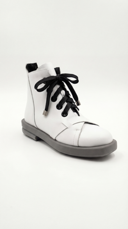Ботинки белые