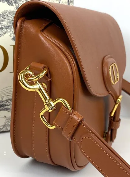 Сумка Dior Bobby, модель среднего формата коричневый