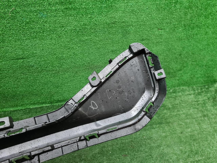 Накладка заднего бампера правая Zeekr 001 (21-нв)