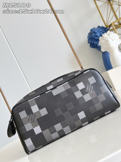Louis Vuitton Dopp Kit