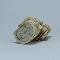 Эксклюзивная нэцкэ Дзюродзин с хворостом и тисаком