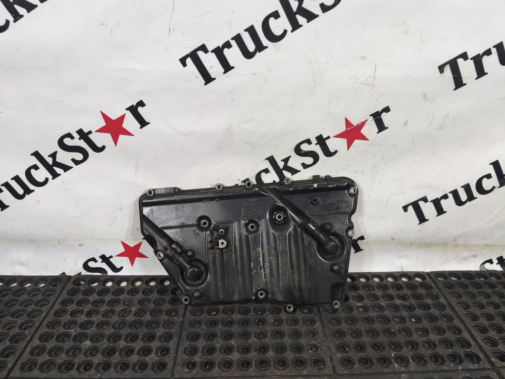 Крышка масляного радиатора в сборе 2017г