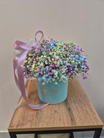 Гипсофила композиция в шляпной коробке