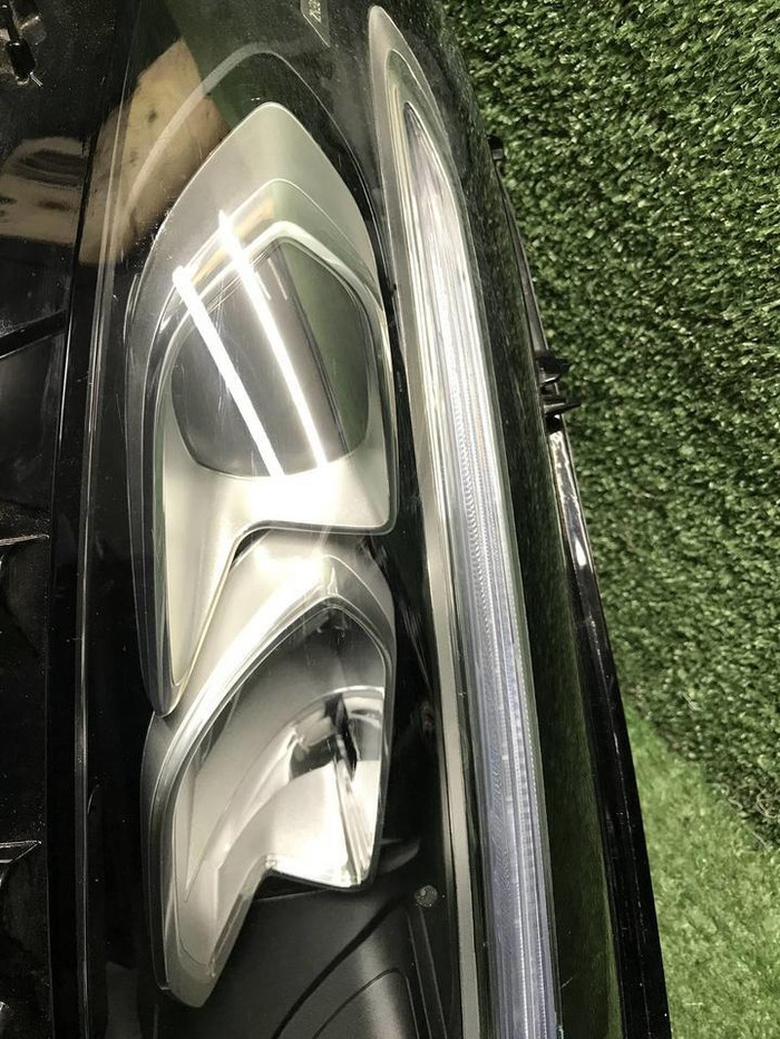Фара правая Mercedes A W177 (2018-2022) LED