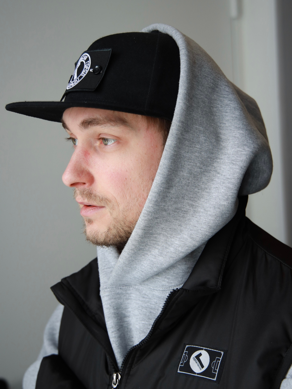 кепка снепбек город горький с патчем черный черная