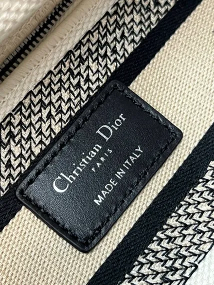 Сумка женская Dior Lady D-lite, модель среднего формата белый