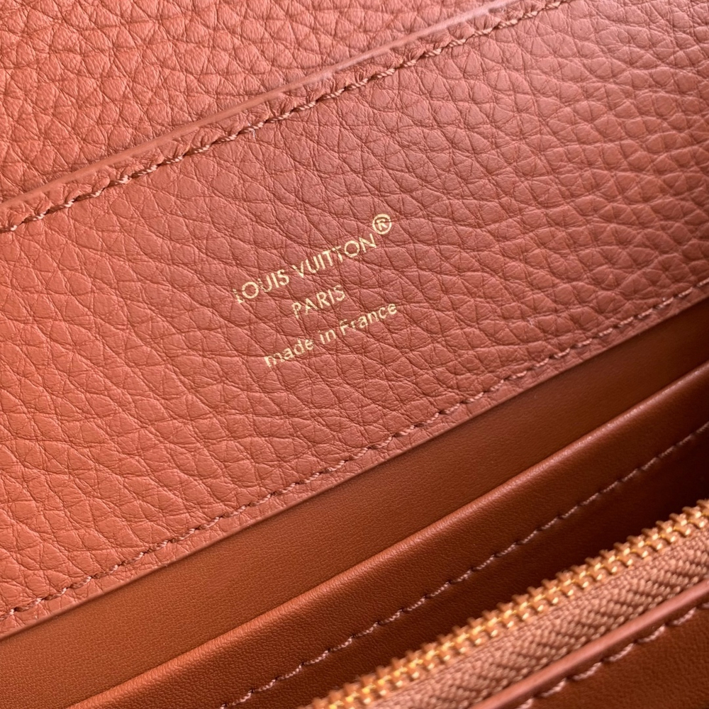 Louis Vuitton Capucines BB