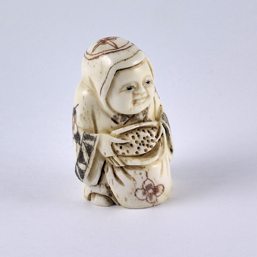 Нэцкэ Ребенок Карако с мешком риса