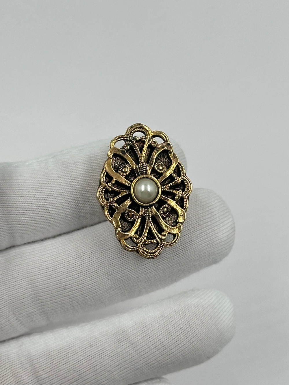 Накладка на пуговицу с «жемчугом»