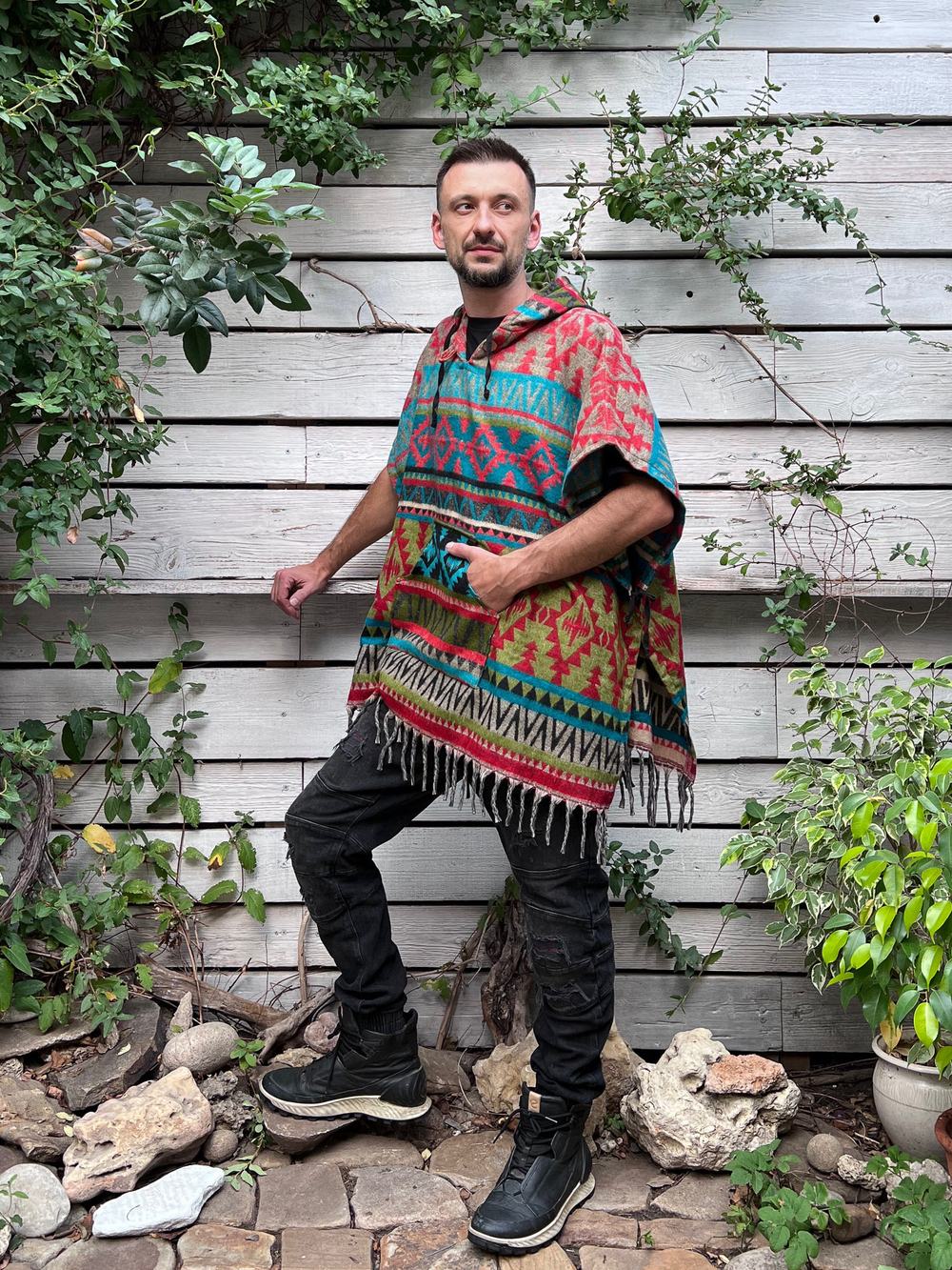 Пончо шерстяное с орнаментом