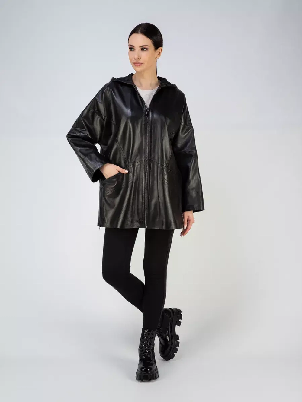 Кожаная куртка демисезонная оверсайз с капюшоном