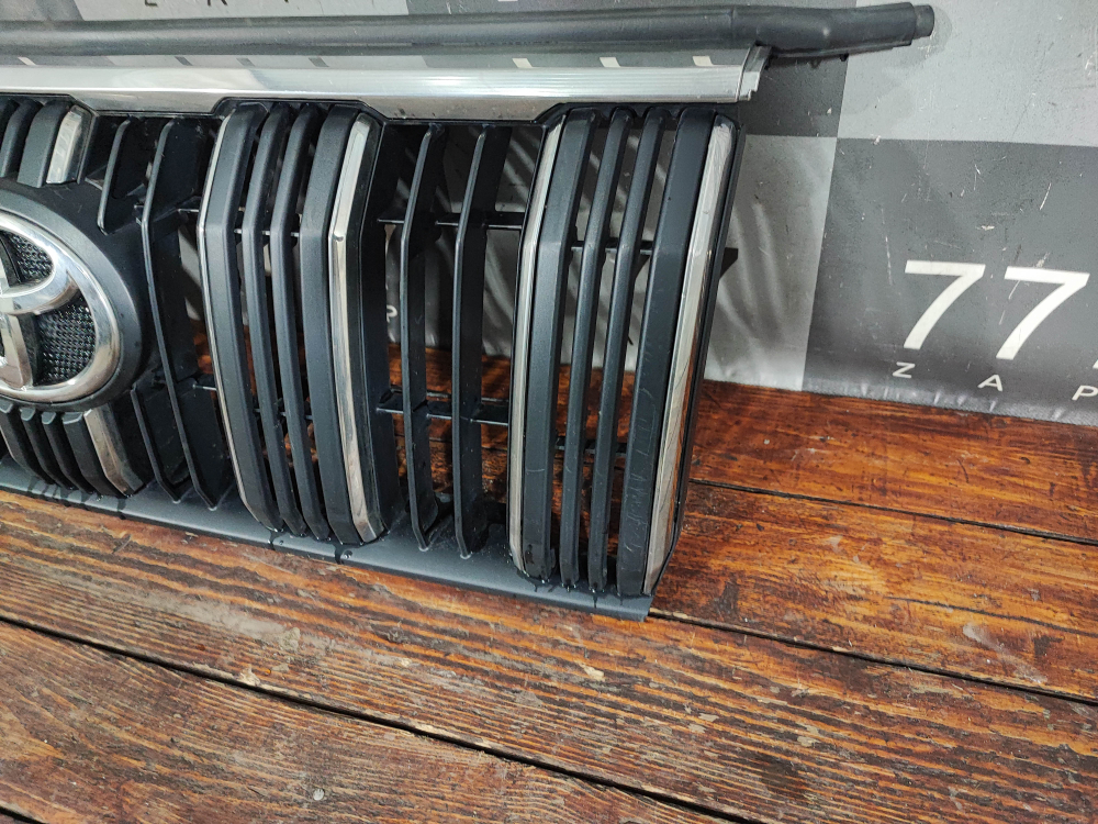 Решетка радиатора Toyota Land Cruiser Prado 150 17-нв Б/У Оригинал 5310160F60