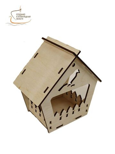 Кормушка для птиц из фанеры, длина 20 см ширина 12 см высота 20,5 см