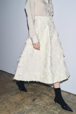 ZARA ЮБКА МИДИ ИЗ РЕЛЬЕФНОЙ ТКАНИ — ZW COLLECTION, ЭКРЮ