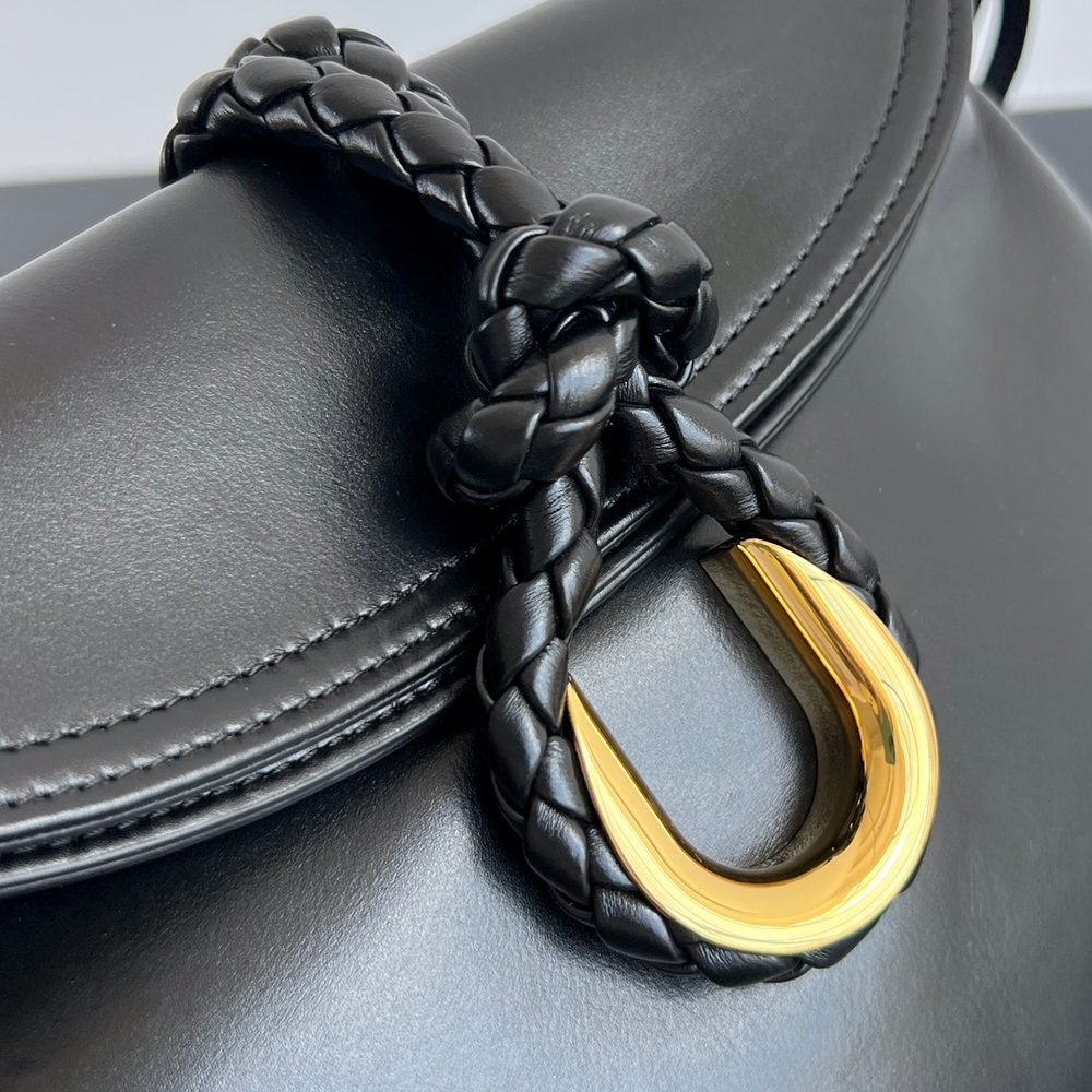 Bottega Veneta Small Liberta 27 cm
