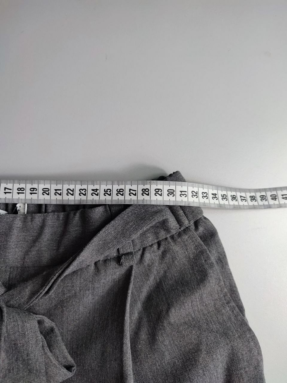 Брюки Pull&Bear с вискозой серого цвета 44 размер