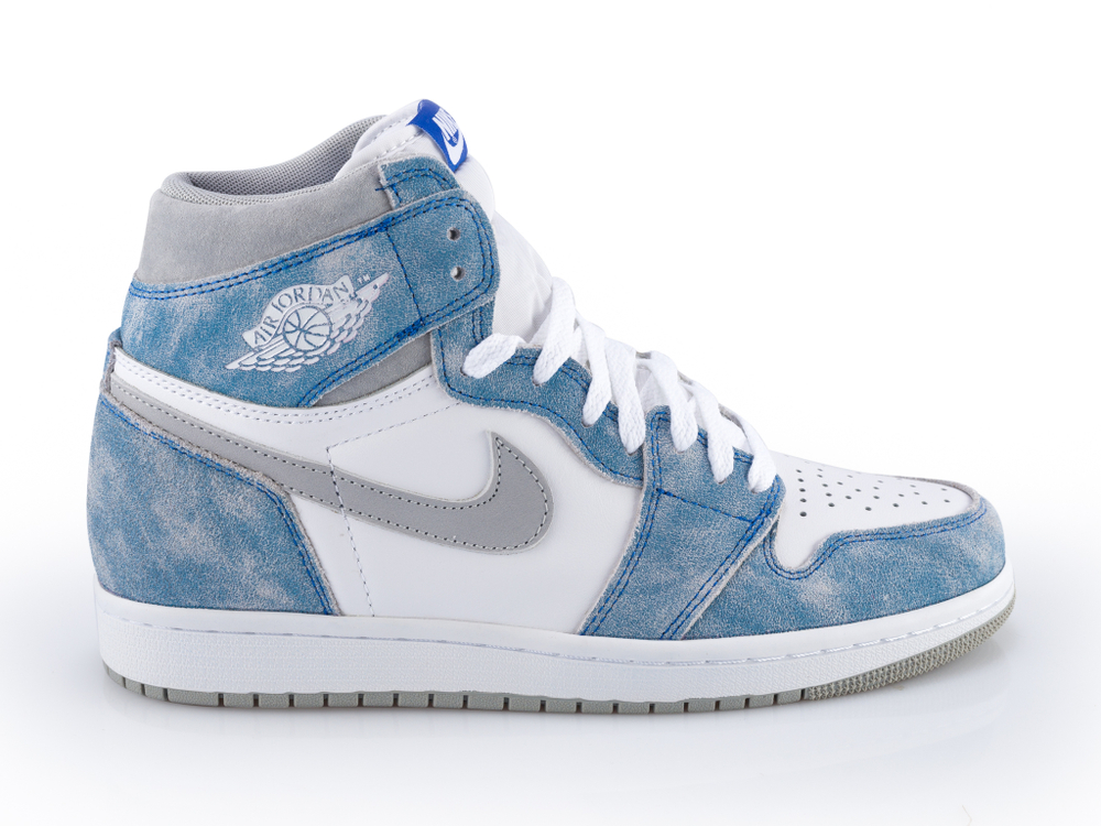 Air Jordan 1 High "Hyper Royal"