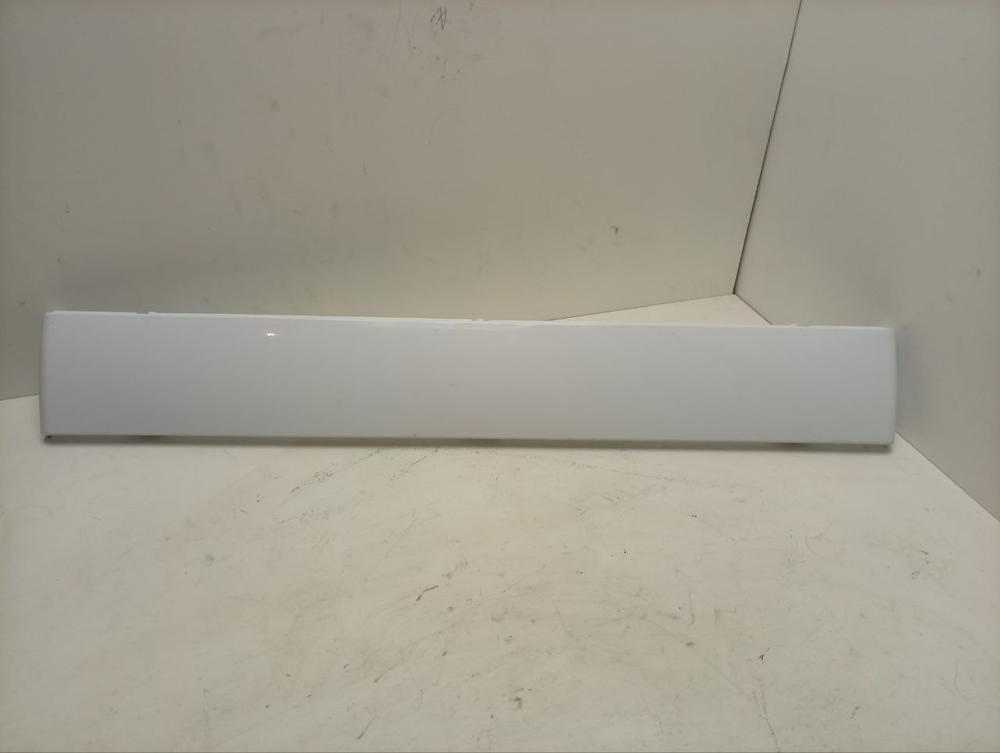 VMUF501B кт19 Нижняя декоративная панель для стиральной машины Ariston 250006334 б/у