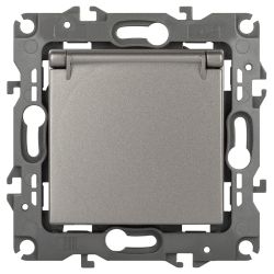 Розетка ЭРА Серия 12 12-2103-16 2P+E Schuko со шторками с крышкой 16А-250В титан