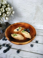 Деревянная сервировочная тарелка из кедра