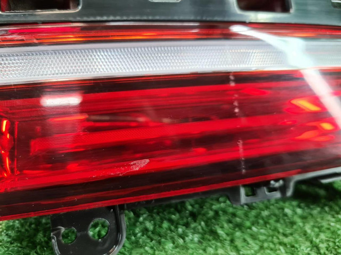 Фонарь правый внутренний Genesis GV80 (2020-2023)