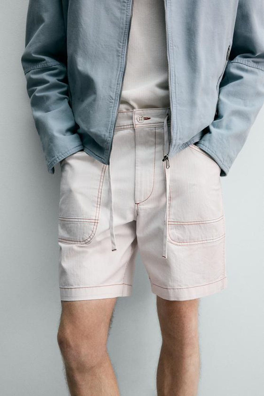 ZARA ШОРТЫ RELAXED FIT С КОНТРАСТНОЙ ОТСТРОЧКОЙ, ЖЕЛТОВАТО-БЕЛЫЙ