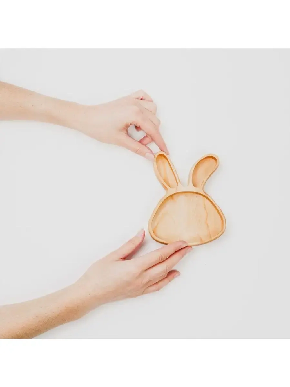 Деревянная менажница "Кролик" из кедра