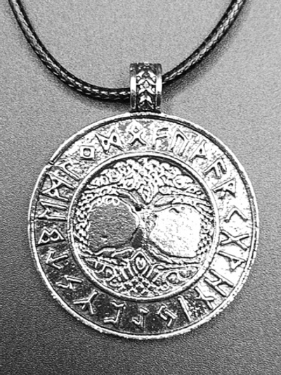 Славянский оберег Древо жизни