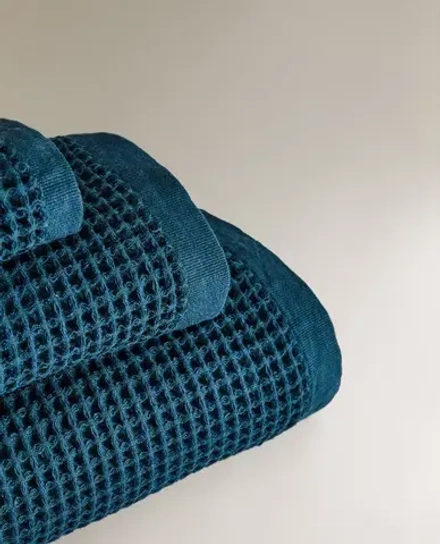 ZARA HOME ВАФЕЛЬНОЕ БАННОЕ ПОЛОТЕНЦЕ, ТЕМНО-СИНИЙ