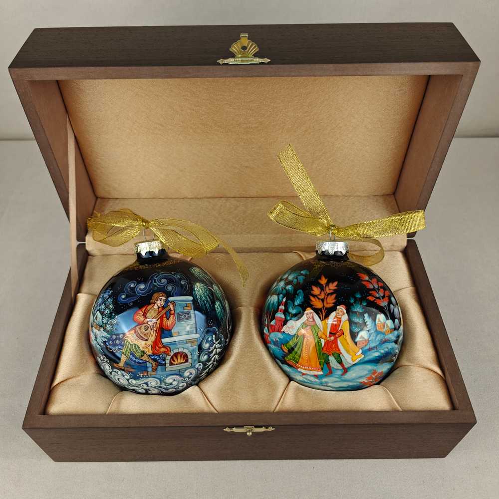 Набор новогодних шаров с ручной росписью "По-щучьему веленью" и "Тройка" в футляре