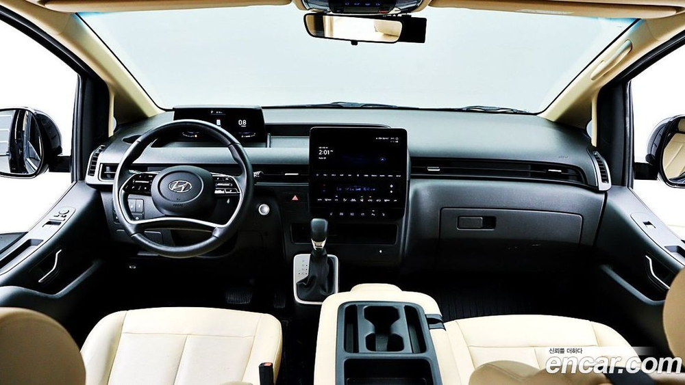 Hyundai Staria 4WD Tourer 11-и местный (09.2022)