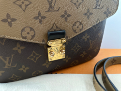 Сумка Louis Vuitton POCHETTE METIS