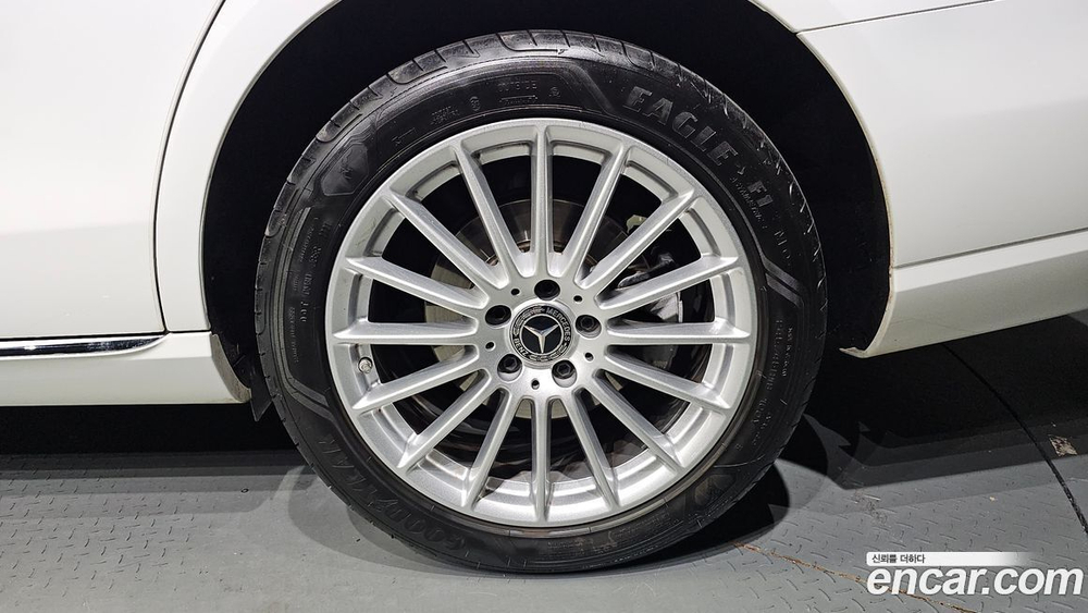 Mercedes-Benz E-Class W213 E220d 4MATIC Exclusive (02.2022)