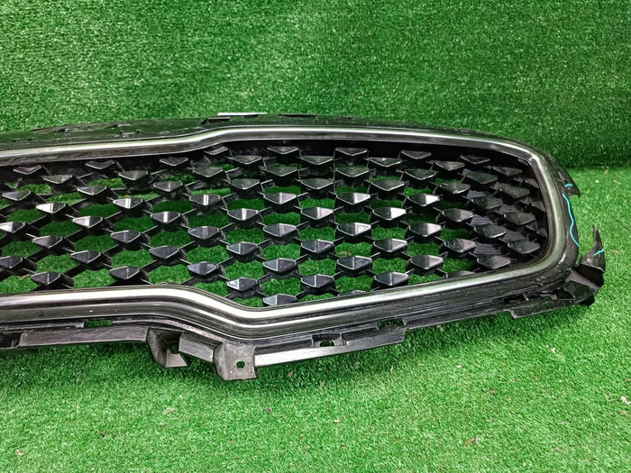 Решетка радиатора KIA Sportage 4 QL (2016-2018)