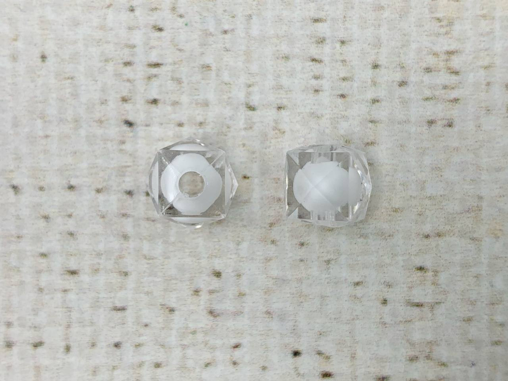 Бусины пришивные граненые акриловые, d 10 мм, белый