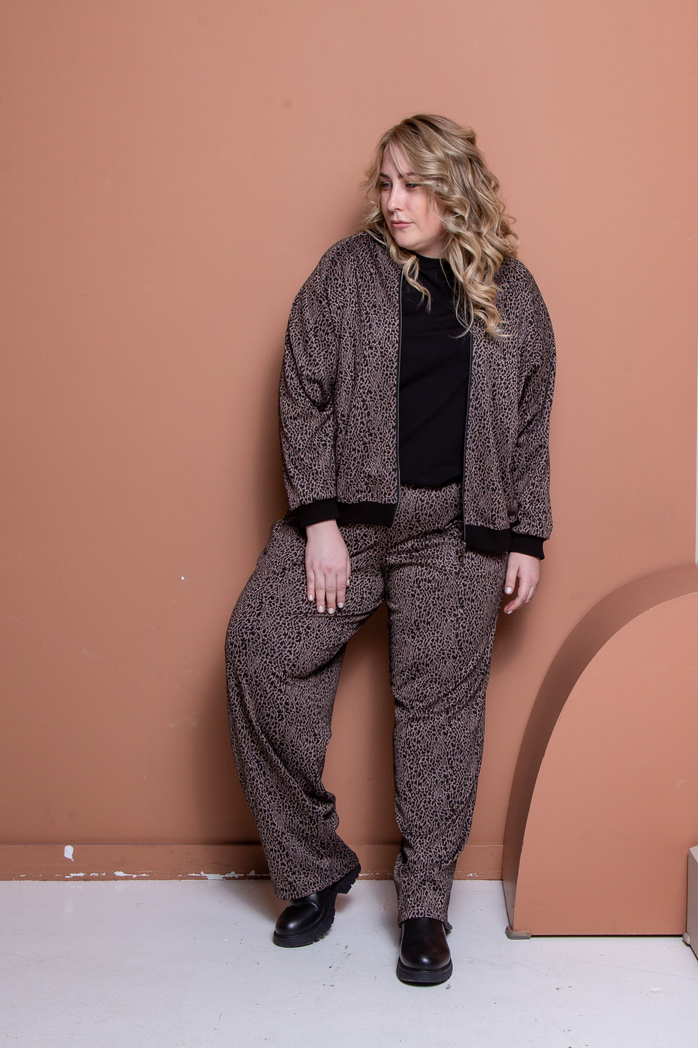 Бомбер Б379-17 54-68 1790 руб и Б615-17 (5)