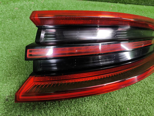 Фонарь правый внешний Porsche Macan (2014-2018)