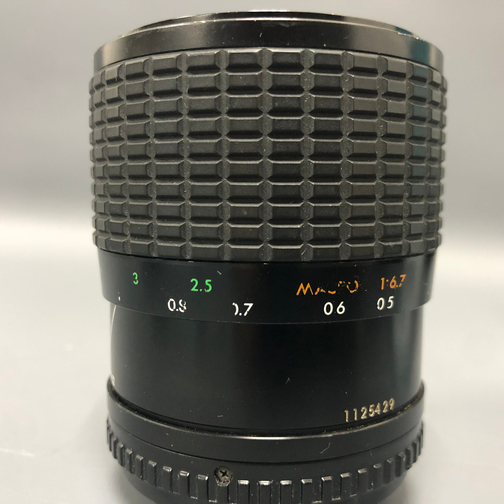 Sigma 35-70mm 2.8-4 M42 со слегка долгой диафрагмой.