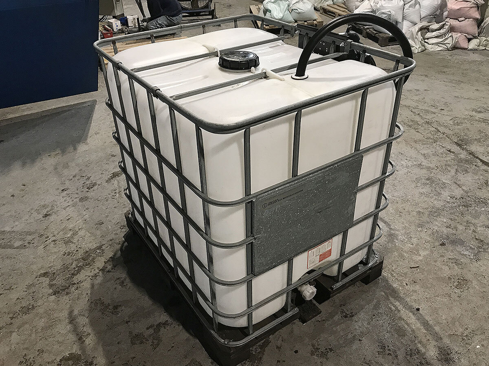 Мини АЗС Еврокуб комплектация: топливозаправочная колонка ST Panther 56 K33 со счетчиком, бак 1000л, крепеж и соединия (НОВАЯ ЕМКОСТЬ) Полимер-Групп БелАК 1000 л. прямоугольная (1650x1200x1200см;) - арт.559134