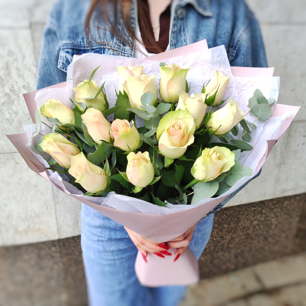 Букет из 15 роз сорта "LaBella" (Кения 40 см)