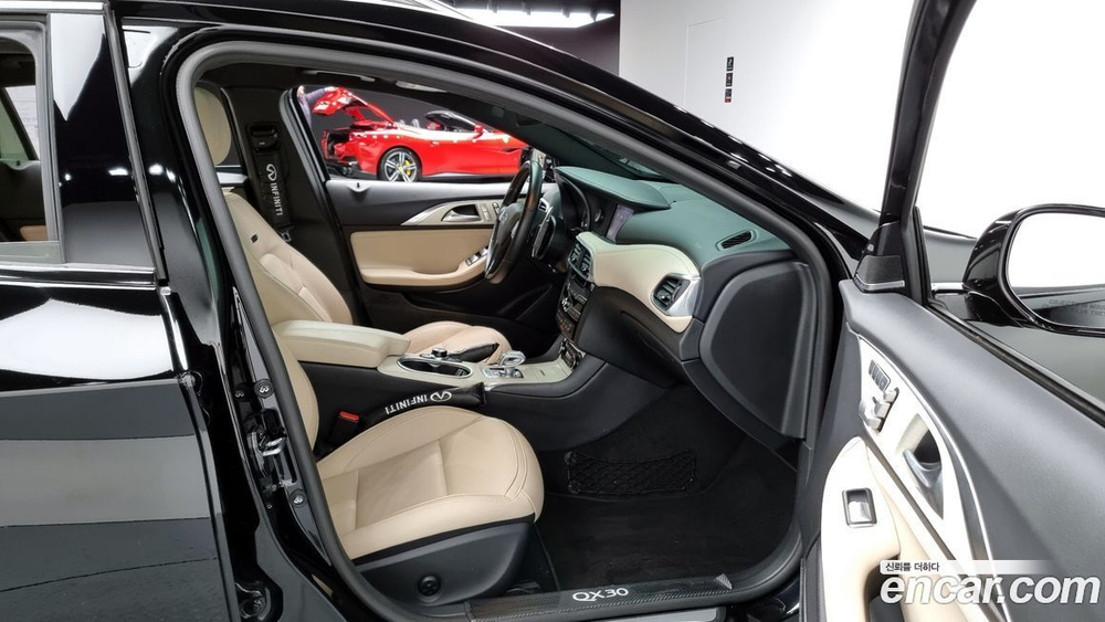 Infiniti QX30 2.0 프로어시스트 AWD (10.2019)