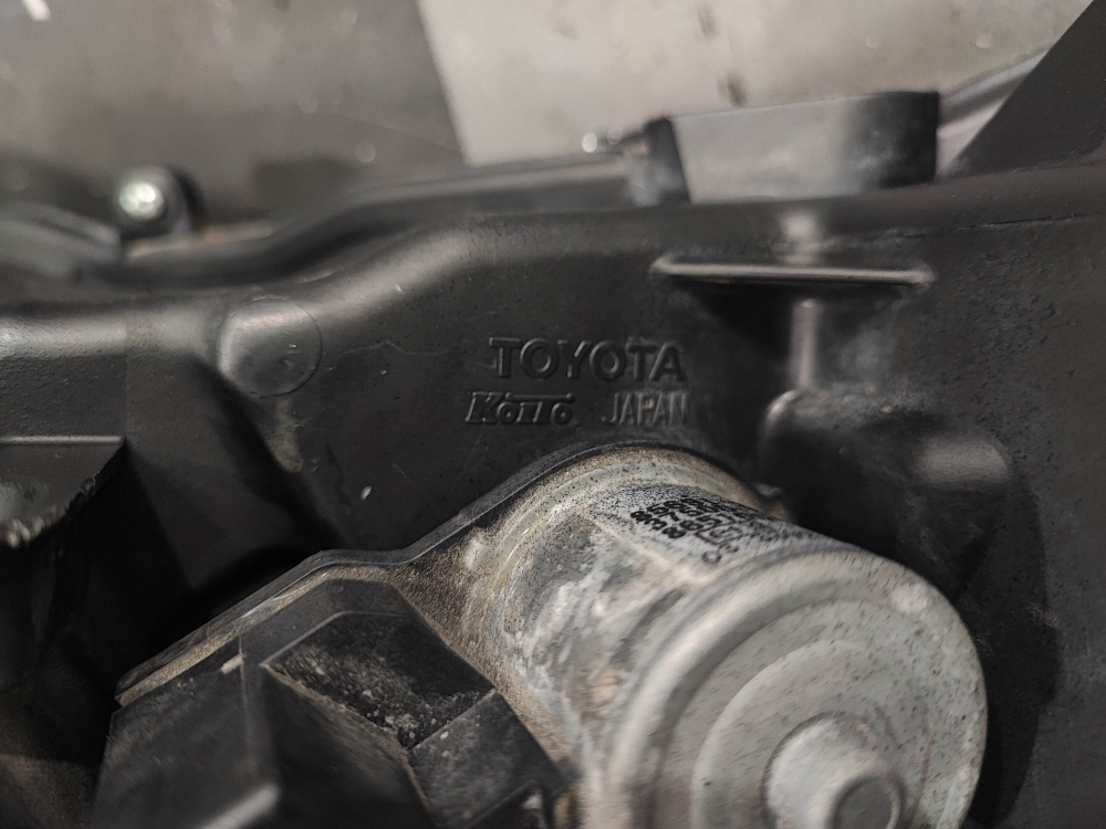 Фара правая LED Toyota Land Cruiser Prado 150 17-24 Б/У Оригинал 8114560N20