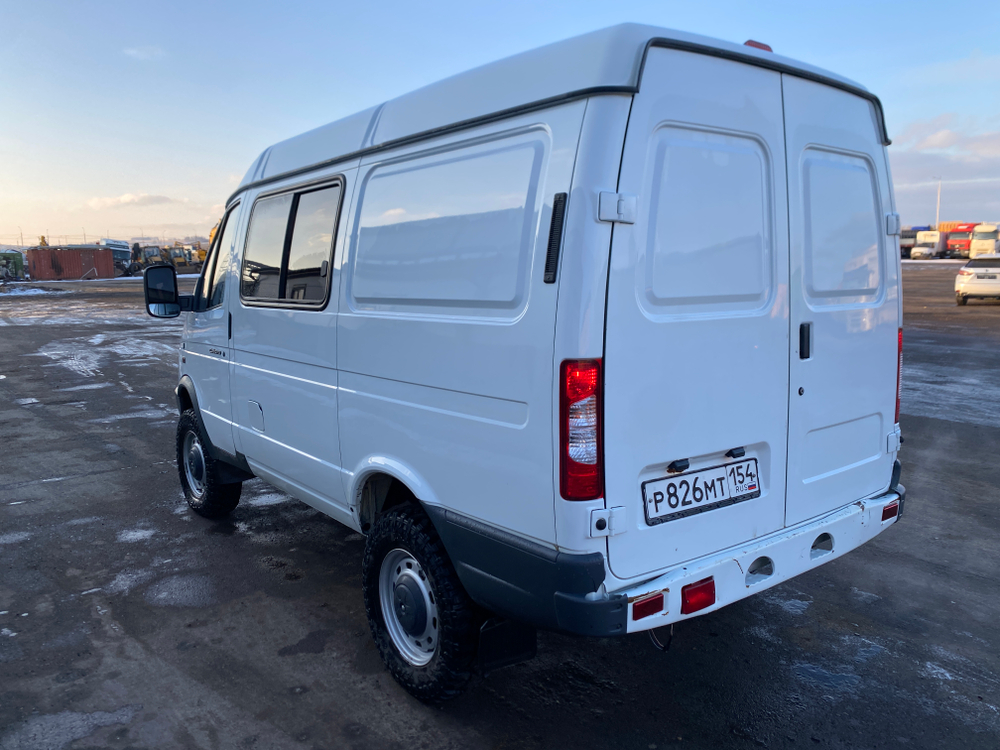 GAZ SOBOL Цельнометаллический 27527 (Бензиновый, 2,7 л, 107 л.с, 4WD)