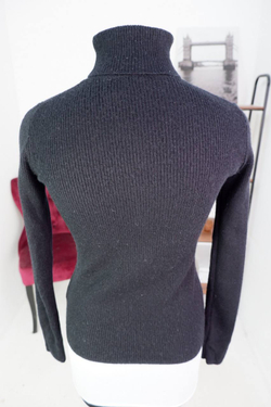 Джемпер Uniqlo базовый из шерсти, маркировка М, визуально на 46 размер