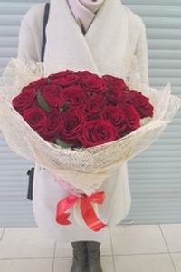 Букет из 19 красных роз (50 см)
