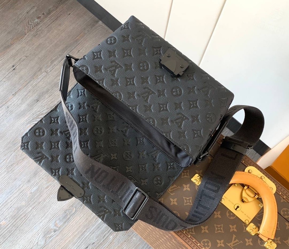 Сумка через плечо Louis Vuitton S-Cape