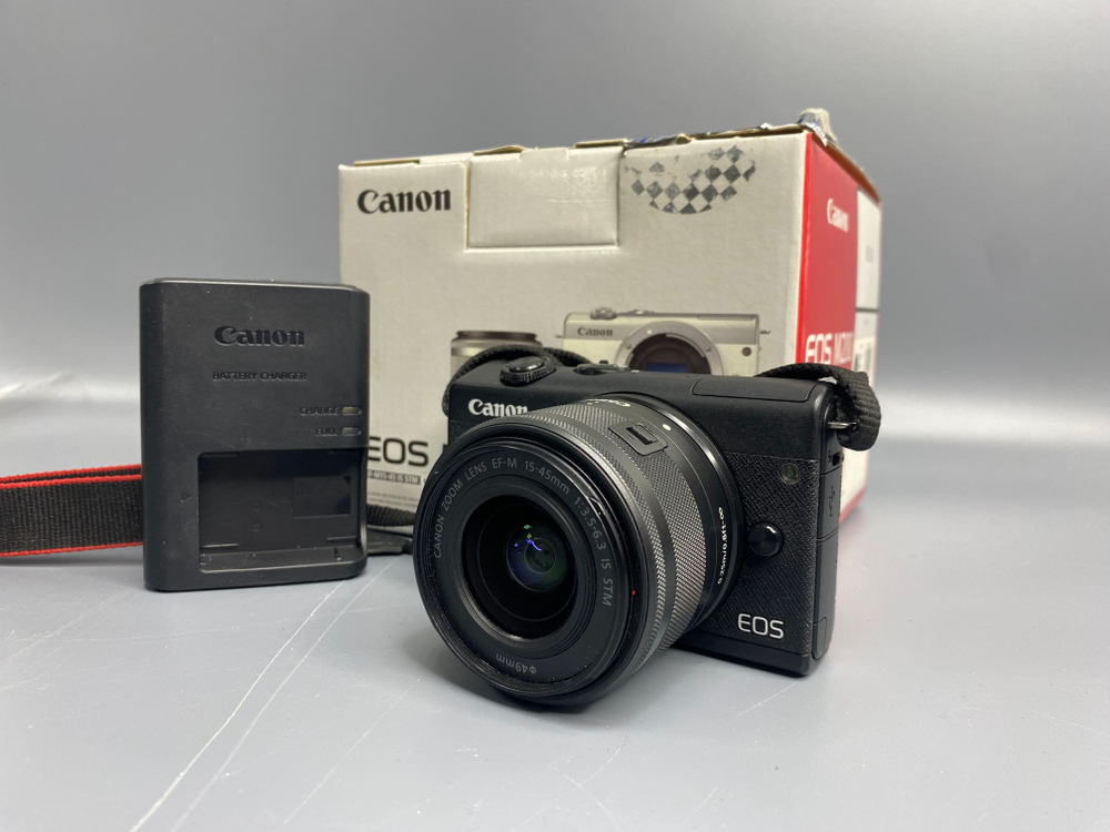 Canon EOS M200 Kit 15-45mm 6000 кадров