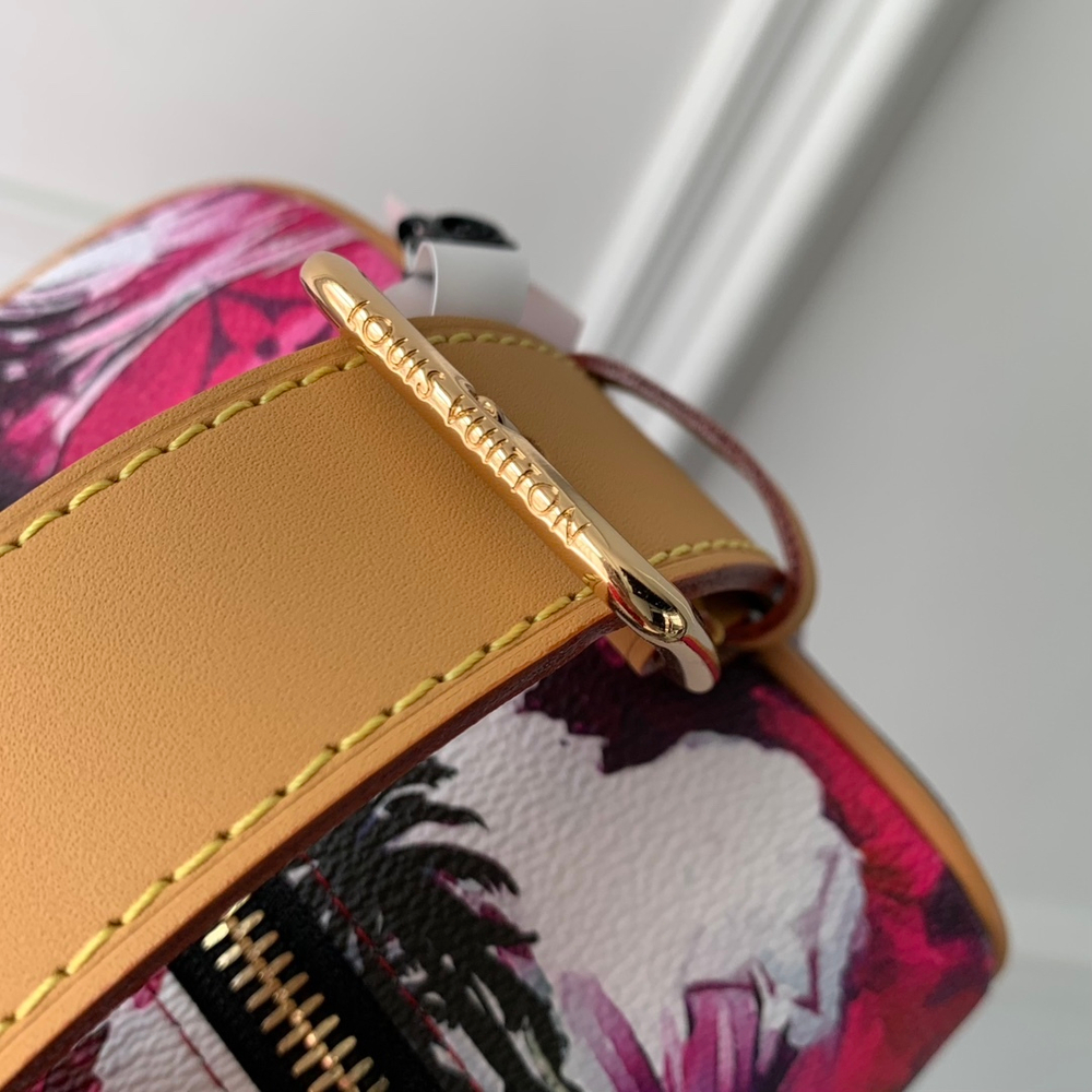Louis Vuitton Locker Dopp Kit