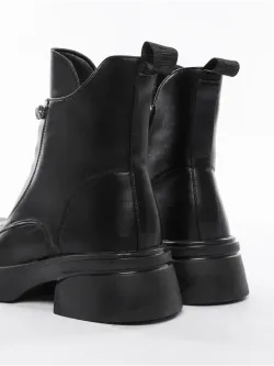 Зимние ботинки на высокой платформе